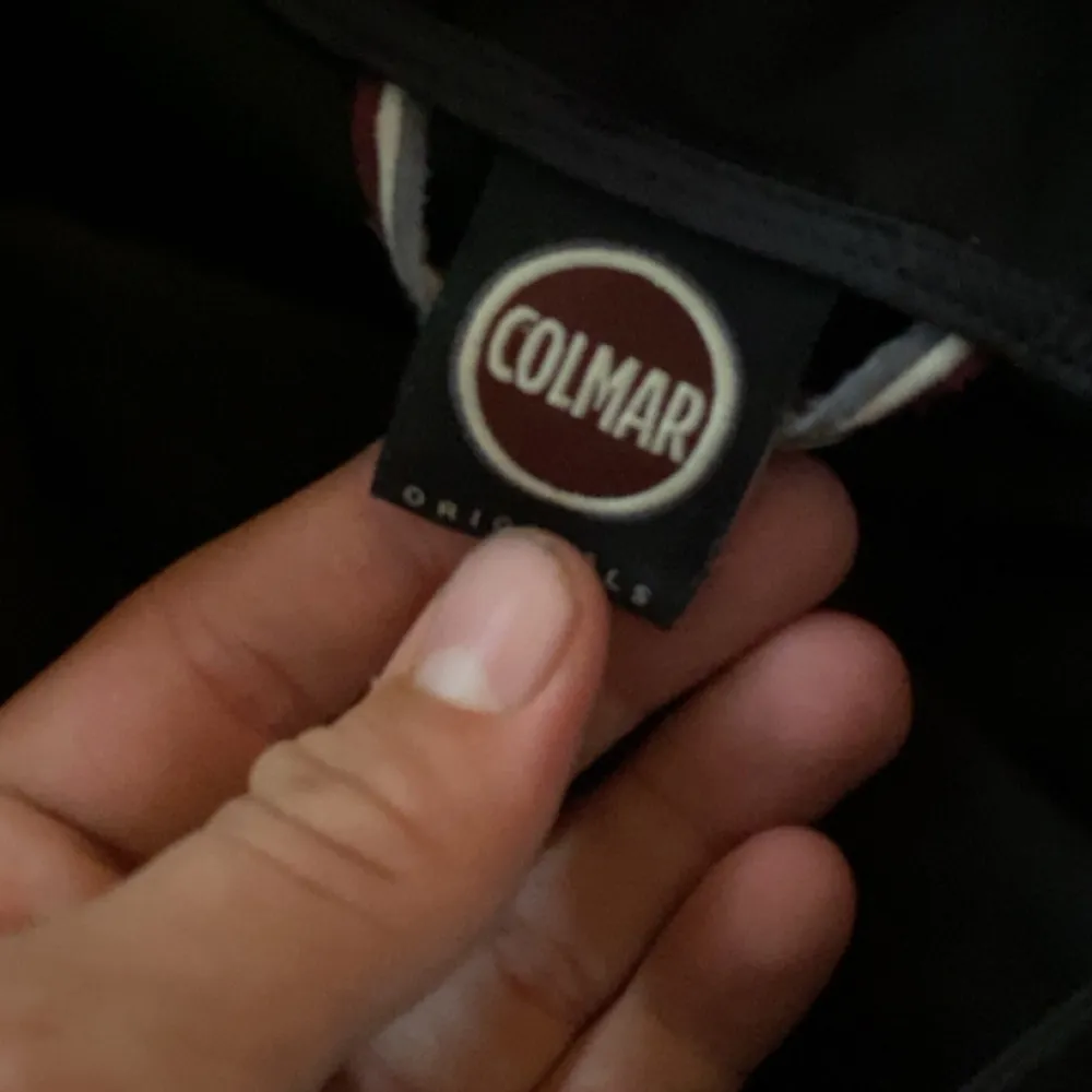 Fin Colmar jacka skick 9,5/10 Skriv om för fler frågor . Takit.