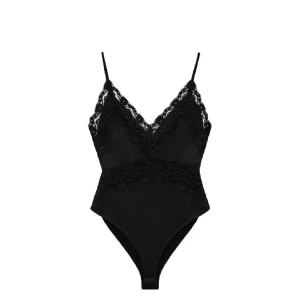 Zara body  - Använd fåtal gånger, pris kan diskuteras. Kom privat för fler frågor eller egna bilder🍓🤍