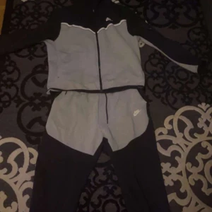 Nike teach - Nike teach  Färg: Svart och Grå  Topp skick