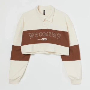 Croppad tröja - Croppad långärmad från H&M. Använd någon enstaka gång. 