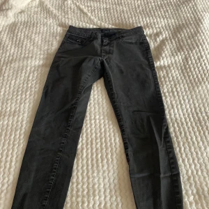 Mörkgrå jeans - Jeans från Lindex i mycket bra skick 