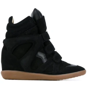 Söker Isabel marant skor - Söker Isabel marant skor, helst svarta i strl 39 kan betala upp till 2000kr😇