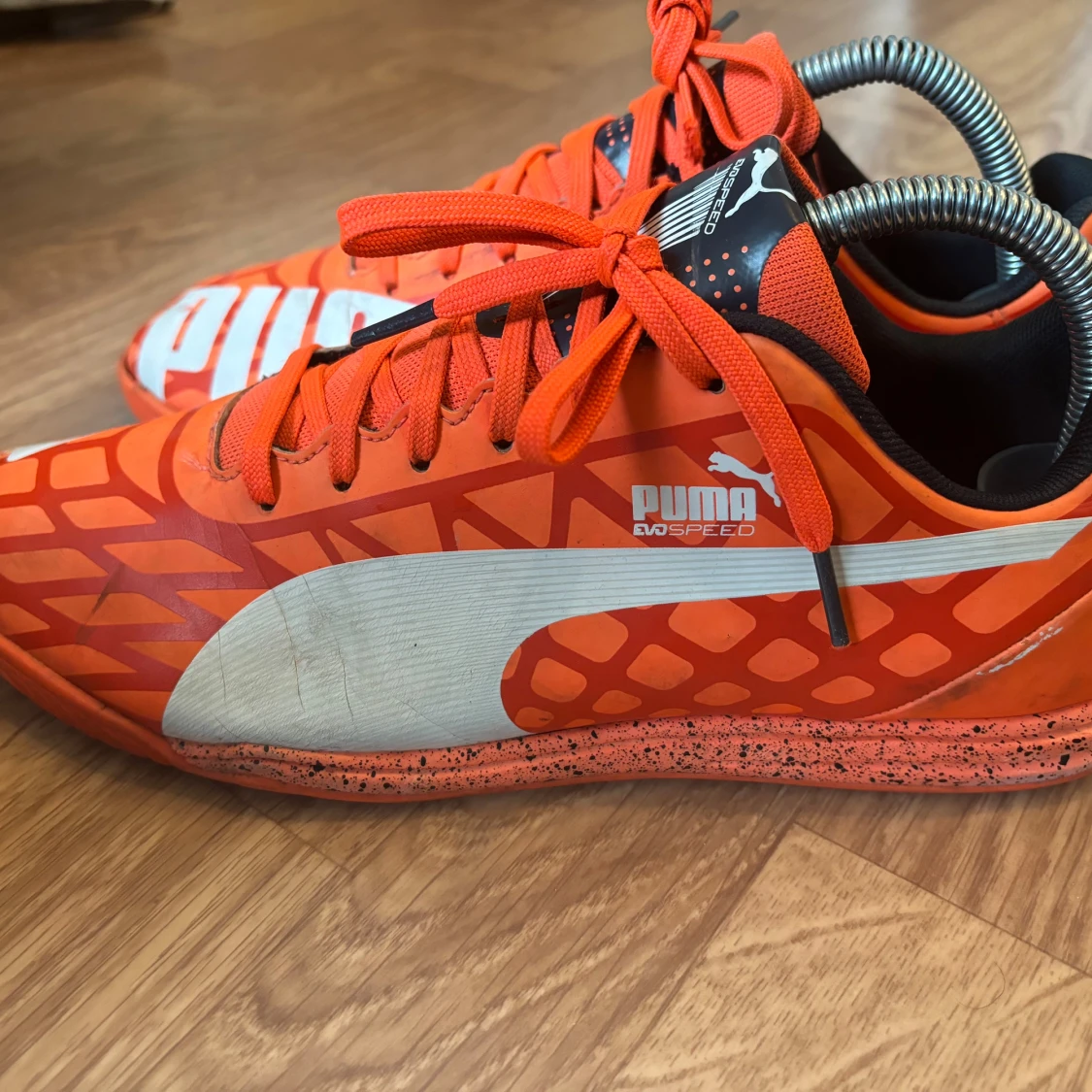 Orange Puma Evospeed skor