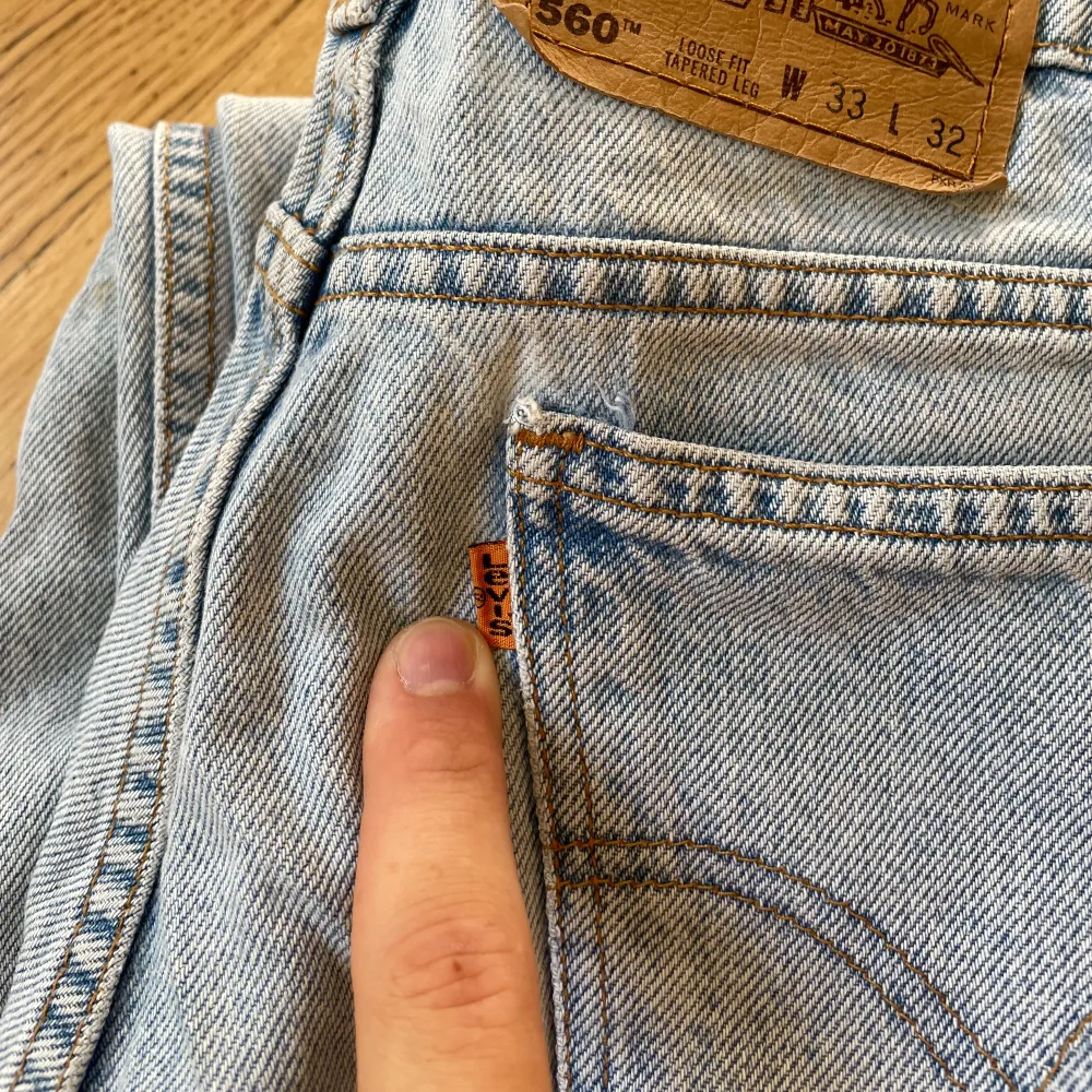 Sällsynta vintage Levi's baggy orangetab jeans i mycket gott skick. Importerade från USA. Storlek 33/32. Mått: Innerbenslängd: 81 cm, Benöppning: 20 cm, Midja: 42 cm. Köpet är slutgiltigt.. Jeans & Byxor.