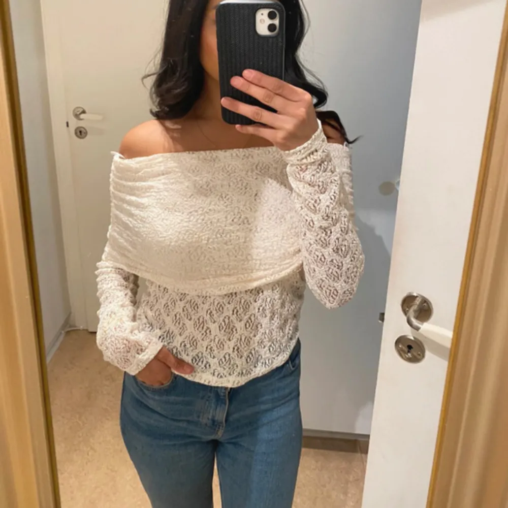 Super fin offshoulder topp i spets storlek xs, endast använd en gång ❤️. Yläosat.
