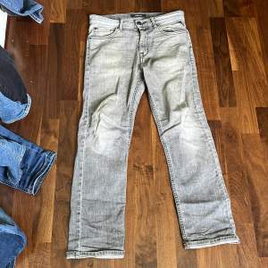 Säljer dessa Replay jeans 