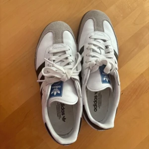 White Samba  - Adidas samba shoes  Worn like 5/6 times only almost new 