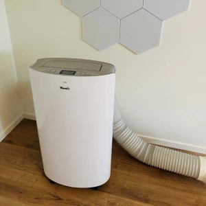 Portabel AC, Woods - Portabel Ac, Woods då den står och samlar på sig massa damm, i mycket bra skick. Finns samt hemleverans. 