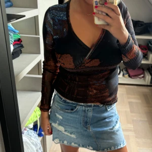 Cool topp - Oanvänd topp! Snygg och unik passar olika storlekar