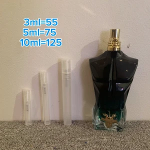 JPG le beau le parfum - Jag säljer samples av Jean Paul Gaultiers le beau le parfum, vilket är en tropisk parfym med inslag av kokos och vanilj. En dunder parfym till sommaren.