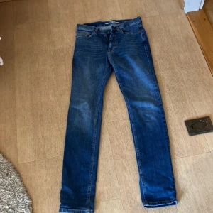 Slim fit jeans  - Slim fit jeans nästan helt oanvända  storlek W 30 L 34