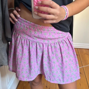 Mini volangkjol Zara - Så söt mini volang kjol från Zara i storlek 13-14 / 164 / xxs 🩷🩷🩷