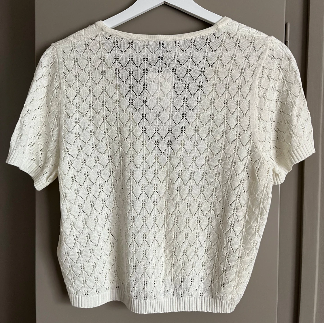 Vit stickad kortärmad topp - 92