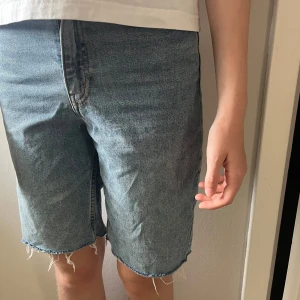  Shorts Från Monkl - Detta är ett par typ Baggy shorts som är försmå för mig tyvärr men är super coola, köpte för knappt ett år sedan! 