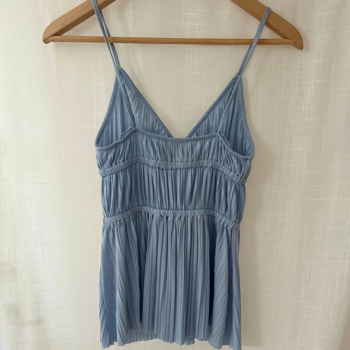 Ljusblå plisserad linnetopp - 2