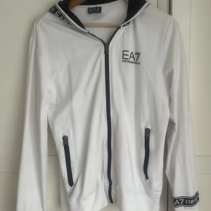 Kofta - Skitsnygg kofta varsamt använd