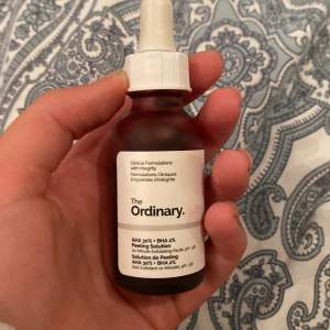 The Ordinary serum testat en gång på handen. Säljer pga inte kommit till användning 