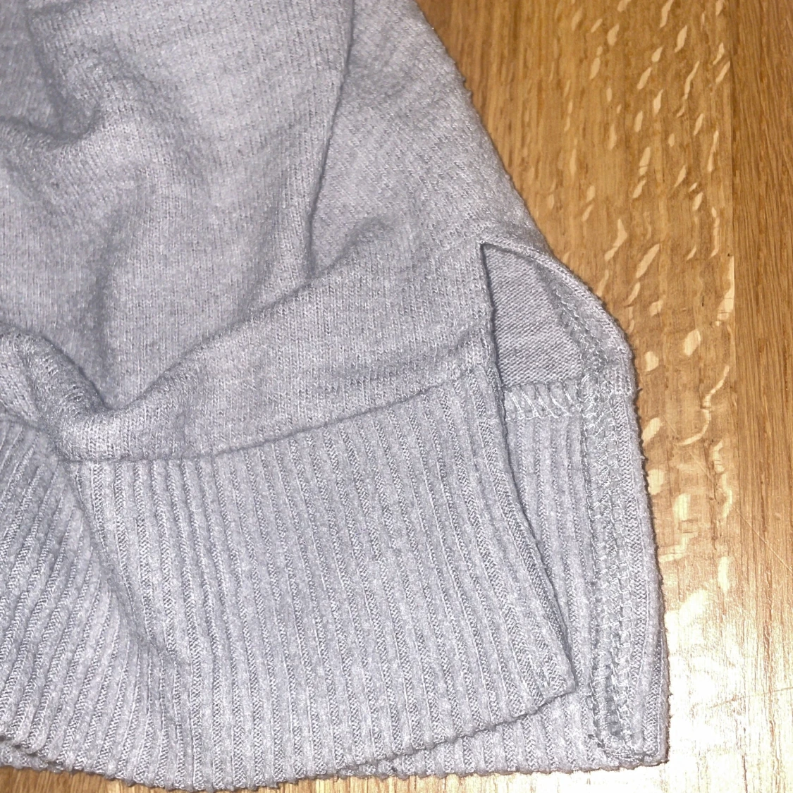 Grå stickad tröja - 91