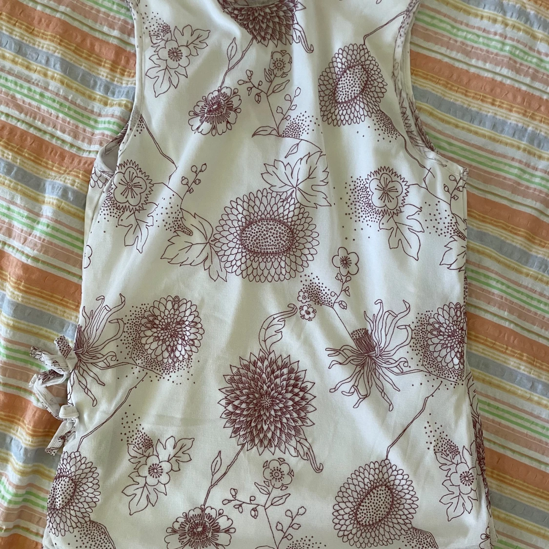 Blommig omlottopp från KappAhl - 91