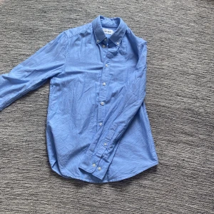 Skjorta - Helt ny East West skjorta aldrig andvänd! Säljer för jag inte vill ha den!