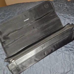 Ghd plattång - Ghd plattång, bra skick ger bra lockar och köpt för några år sen, är en limited variant som inte finns längre, köpt på nordicfeel tillsammans med hårfönen 