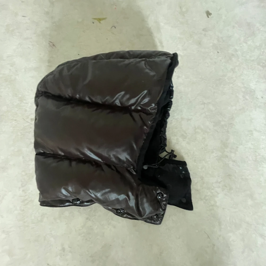 Brun Moncler jacka  - 92