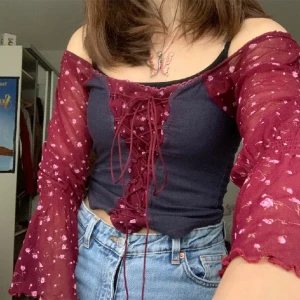 Topp - Superfin whimsical topp men används för lite av mig! Första bilden är lånad från förra säljaren 