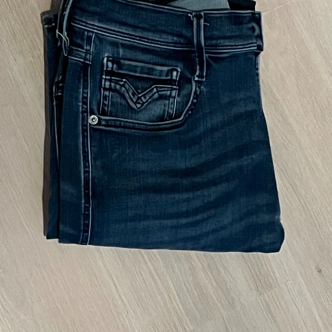 Mörkblå jeans från Replay - 90