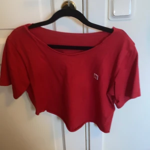 crop top - röd croptop