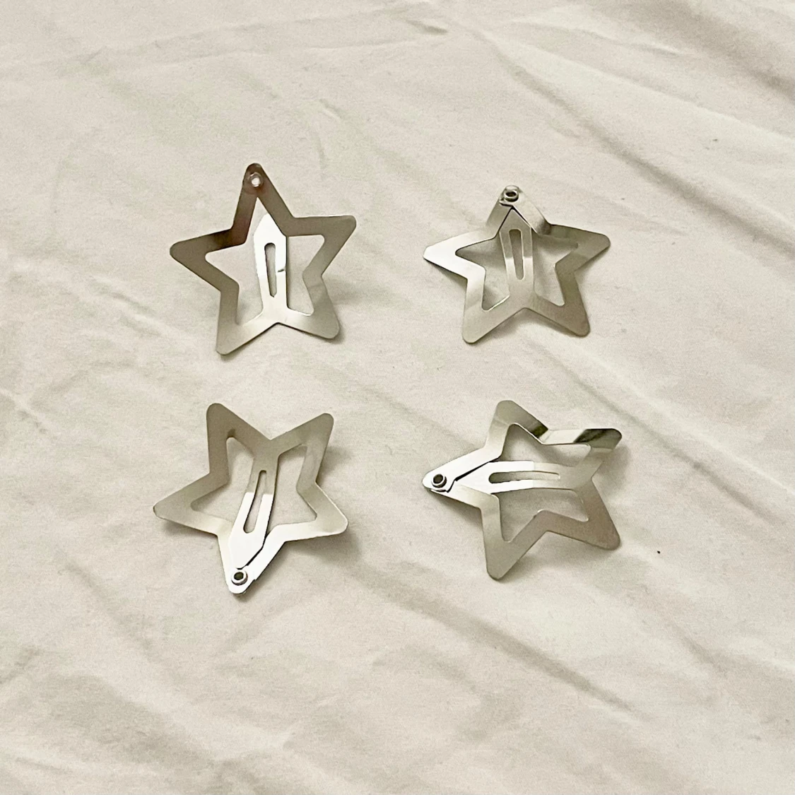 4 stycken Gulliga Stjärn hårspännen 