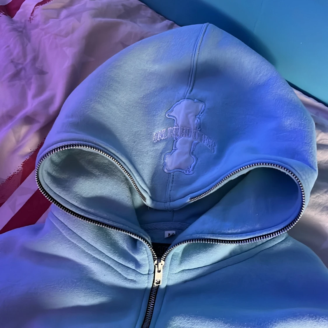 Ljusblå hoodie med dragkedja - 90