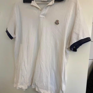 Moncler pike - Moncler pike Storlek xl fits L