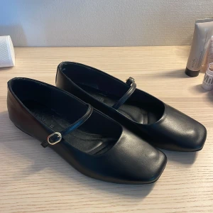 Ballerinaskor - Från stradivarius, använda en gång 🥰