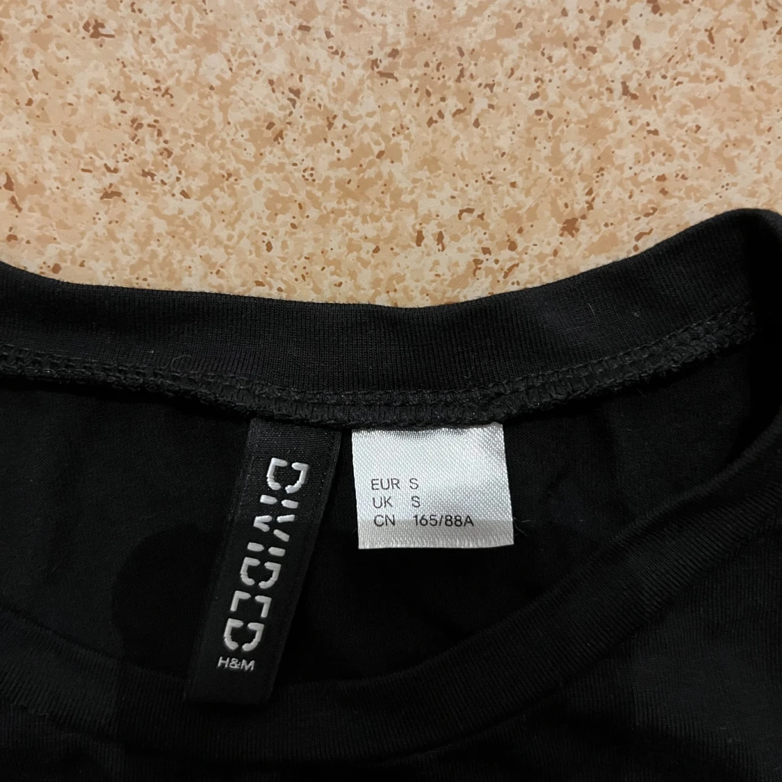 Svart croppad topp från H&M Divided - 91