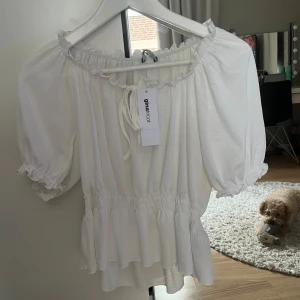 Off shoulder topp - Helt oanvänd Off sholder topp✨✨