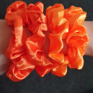 4st scrunchie, Ny Oanvända  - 4st scrunchie, Ny Oanvända 