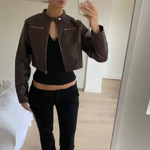 Kort jacka  - Brun kort ”skinn” jacka