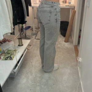 Low waist jeans - Säljer för dom har aldrig kommit till användning då dom är lite för stora för mig. Toppen skick 