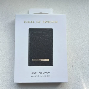 Magnetisk korthållare  - Magnetisk korthållare från ideal of Sweden. Nästan helt oanvänd. 💕