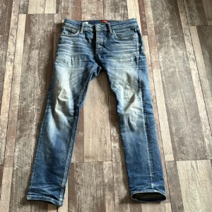 Jack and jones jeans slim fit 32/30 - Jeans från jack and jones med storleken 32/30