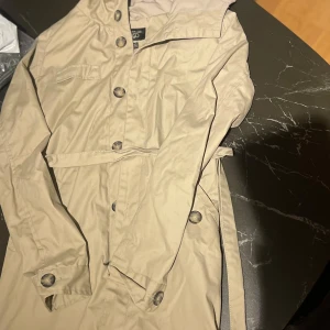 Trench coat - Like new❤️