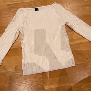 Tröja från Gina Tricot - Långärmad tröja ifrån Gina Tricot som jag inte använder längre, stl S🌸