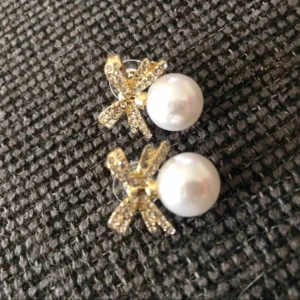 Örhängen  - Typ aldrig använd kanske bara testat en gång. Skriv innan ni köper💕