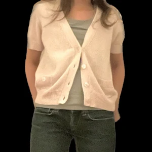 Kofta  - Gullig ljusrosa stickad kofta från Lindex💗mycket fint skick💕 passar xs-m💕