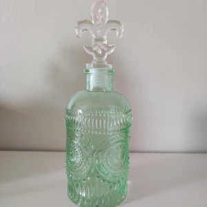 Vacker grön glasburk  - Hej! Säljer en grön glasburk<3 Dm för frågor 