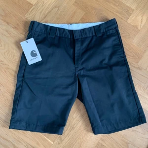 Carhartt shorts  - Ett par helt nya shorts ifrån carhartt. Storlek W36 