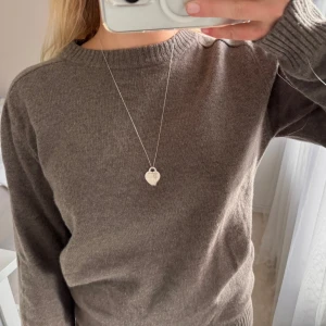 Stickad  - Fina tickad tröja från Filippa K i storlek S. Typ oanvänd!! 🤎🤎