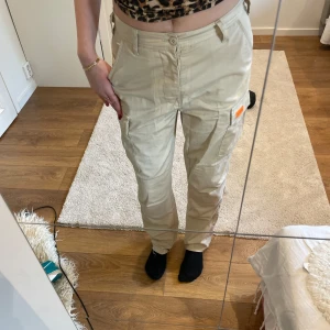 Jeans - Cargo jeans!!💗från herr avdelningen!!! 