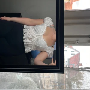 Söt blus - Söt sommarblus från New Yorker🌸 Strl XL men liten i strl så passar M bättre🩷 aldrig använd så bra skick🎀