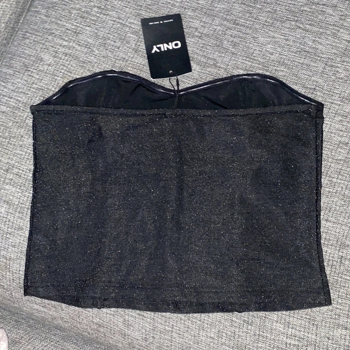 Svart glittrig tubtopp från ONLY - 90